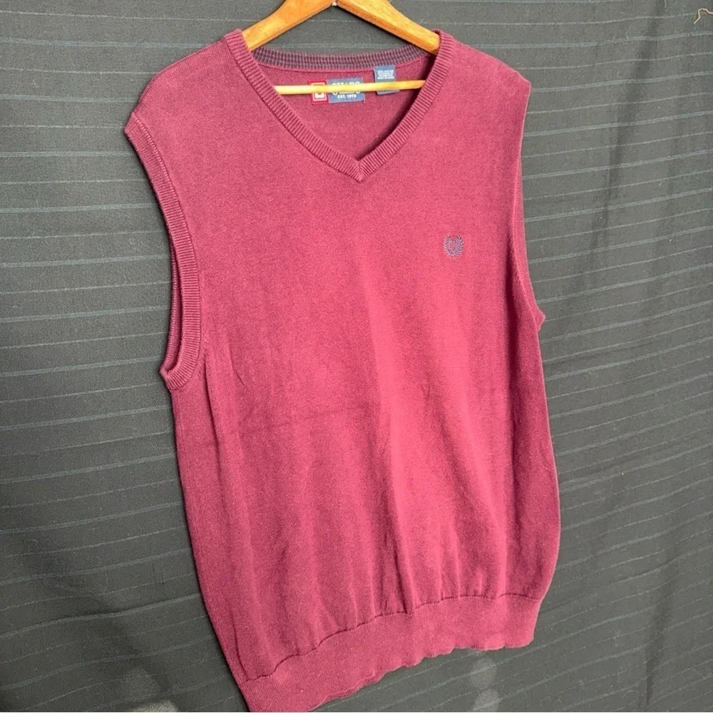 Chaps mens sleeveless knit sweater vest burgundy w/ embroidered logo size Medium